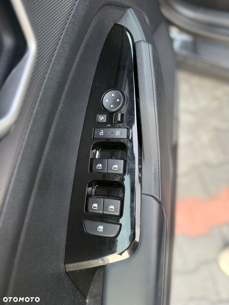 Kia Sportage 1.6 T-GDI HEV Business Line 2WD - 18