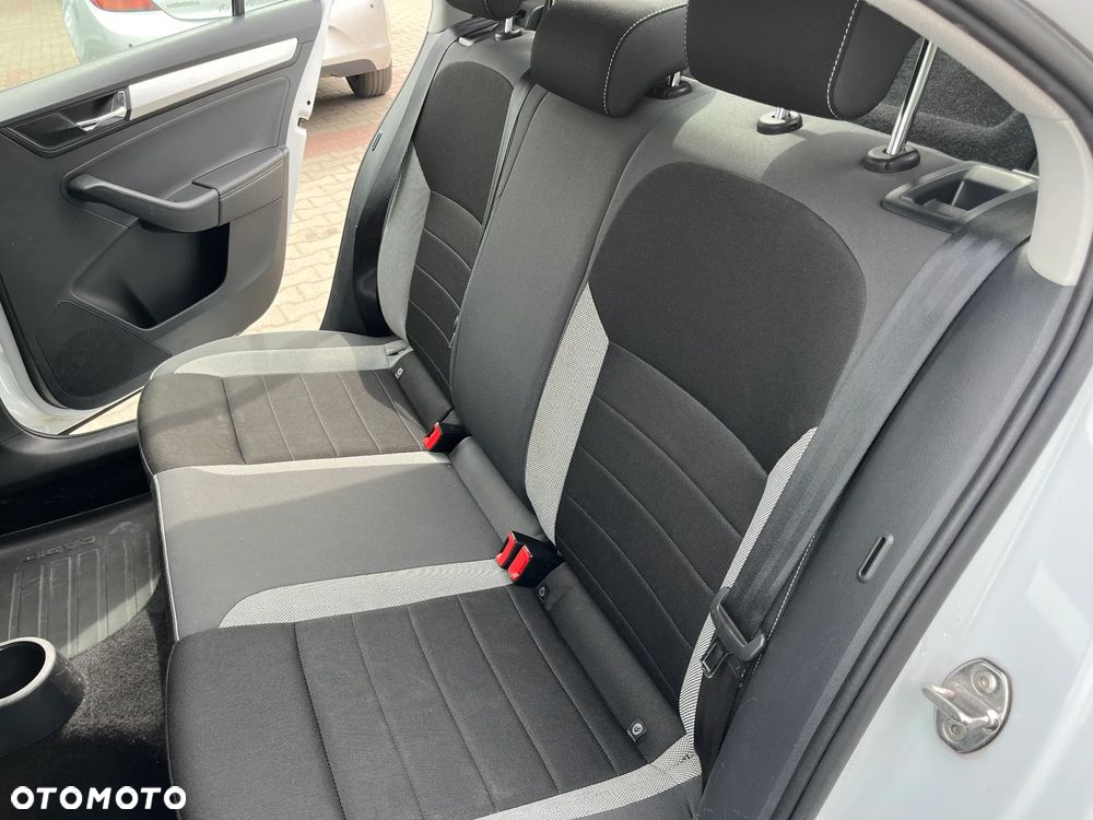 Skoda RAPID 1.0 TSI Ambition - 16