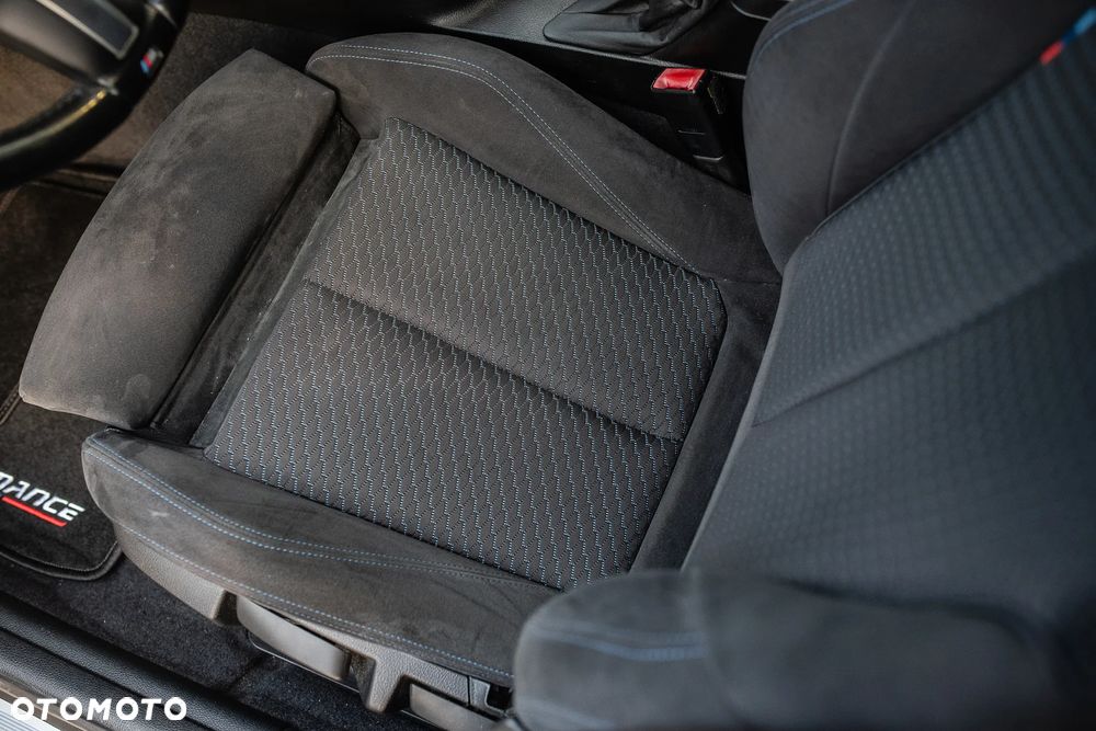 BMW Seria 1 116i - 25