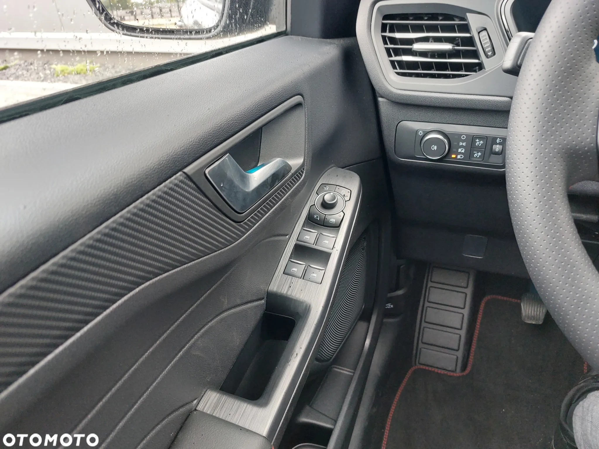 Ford Kuga 1.5 EcoBoost FWD ST-Line - 17