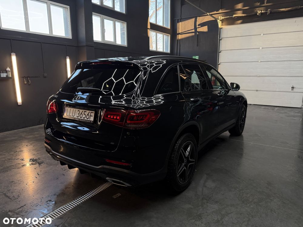 Mercedes-Benz GLC 300 4Matic 9G-TRONIC AMG Line - 8