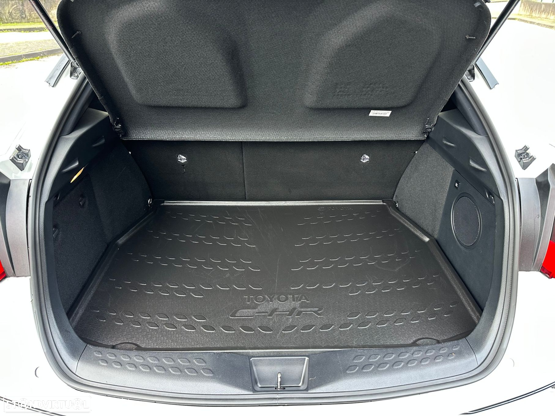 Toyota C-HR 2.0 Hybrid GR Sport - 17