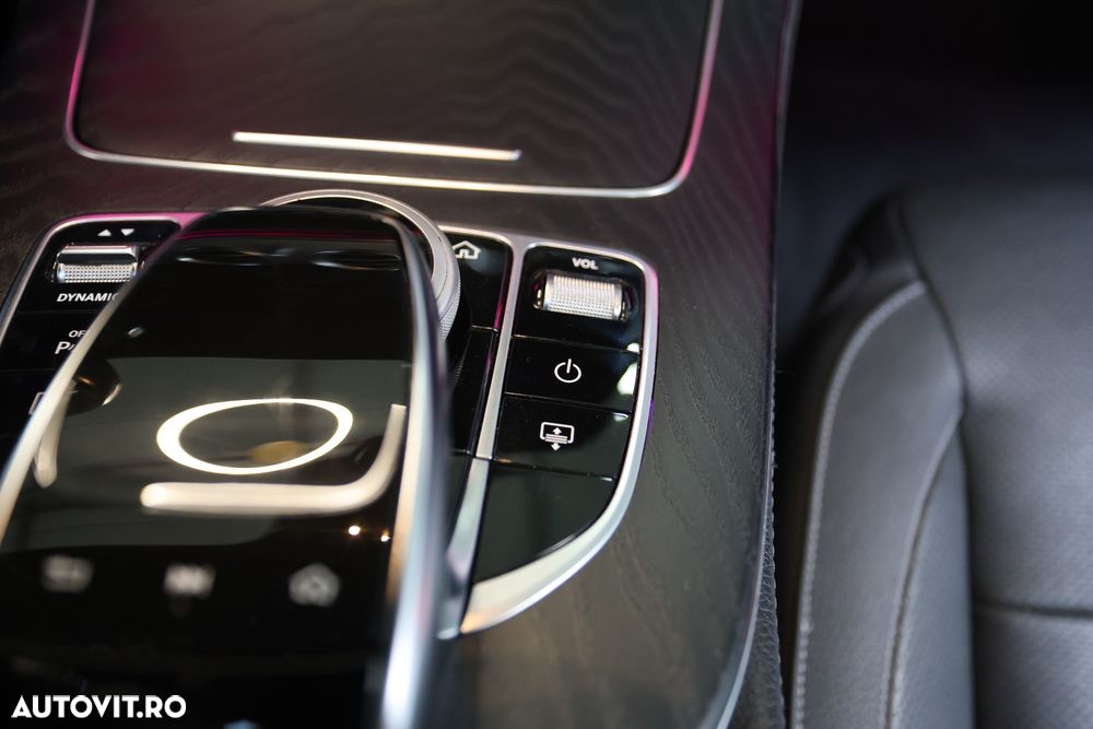 Mercedes-Benz E 300 de 4Matic 9G-TRONIC AMG Line - 28