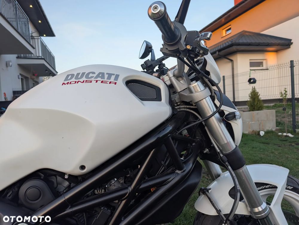 Ducati Monster - 13