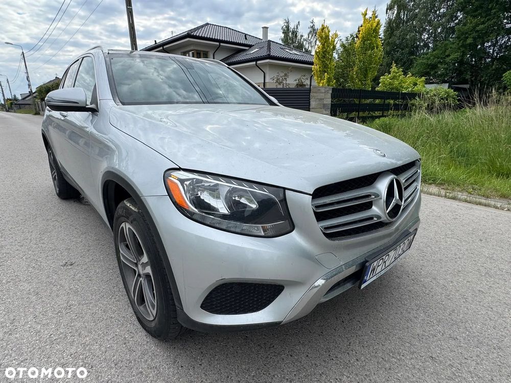 Mercedes-Benz GLC 300 4Matic 9G-TRONIC Exclusive - 3