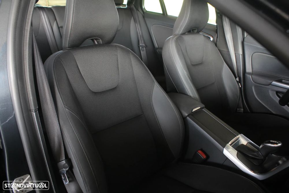 Volvo V60 1.6 D2 Momentum Eco Powershift - 44