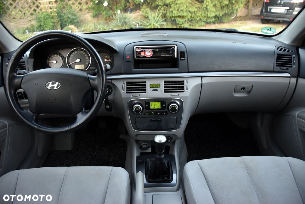 Hyundai Sonata - 24