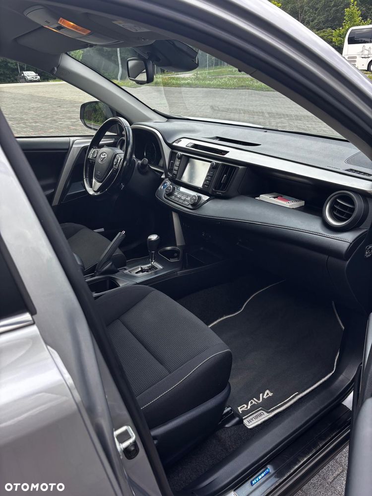 Toyota RAV4 - 10