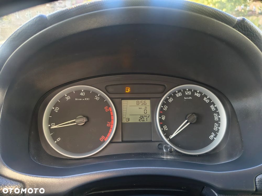 Skoda Fabia 1.2 HTP Elegance - 22