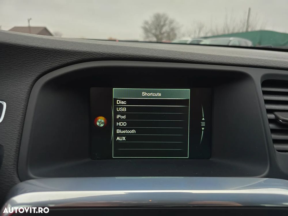 Volvo V60 D3 Geartronic Momentum - 29