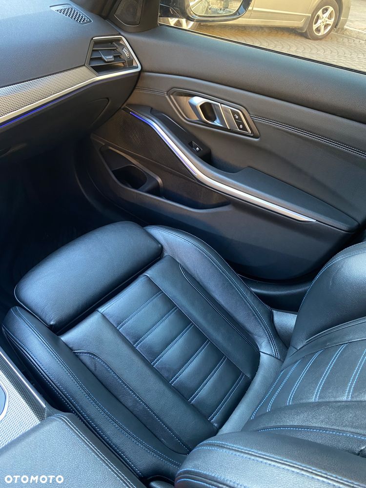 BMW Seria 3 330i M Sport sport - 10