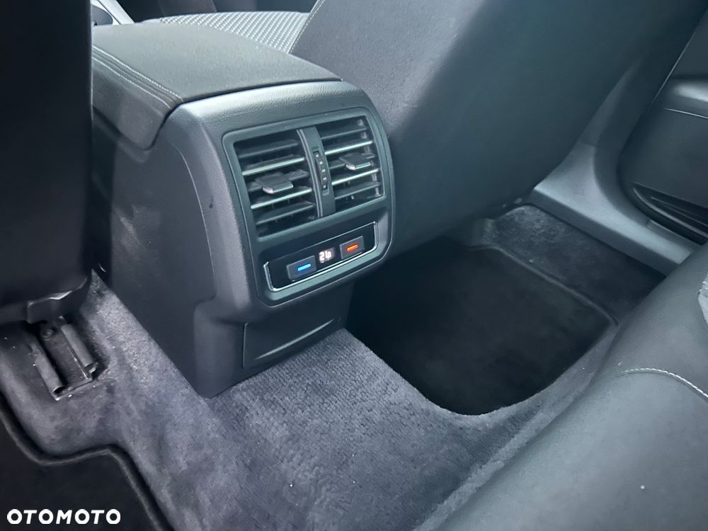 Volkswagen Passat - 14