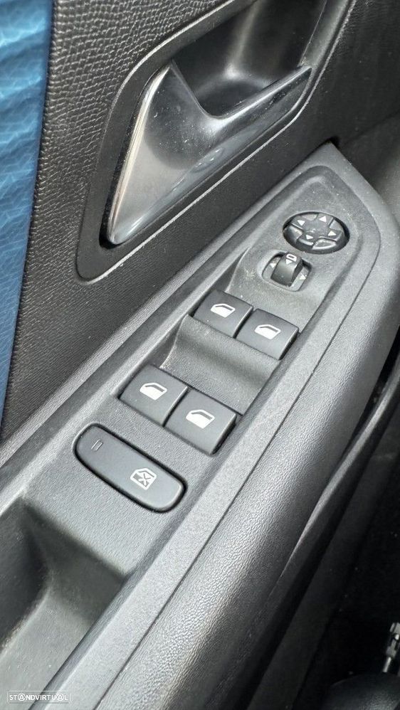 Citroën e-C4 50 kWh Autonomia Conforto Plus - 24