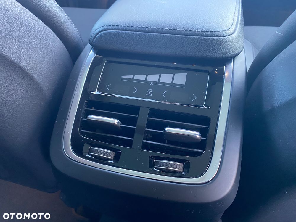 Volvo XC 60 D4 AWD Momentum - 22