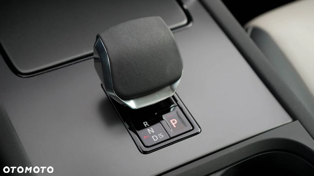 Land Rover Discovery Sport 2.0 P250 mHEV Dynamic HSE - 25