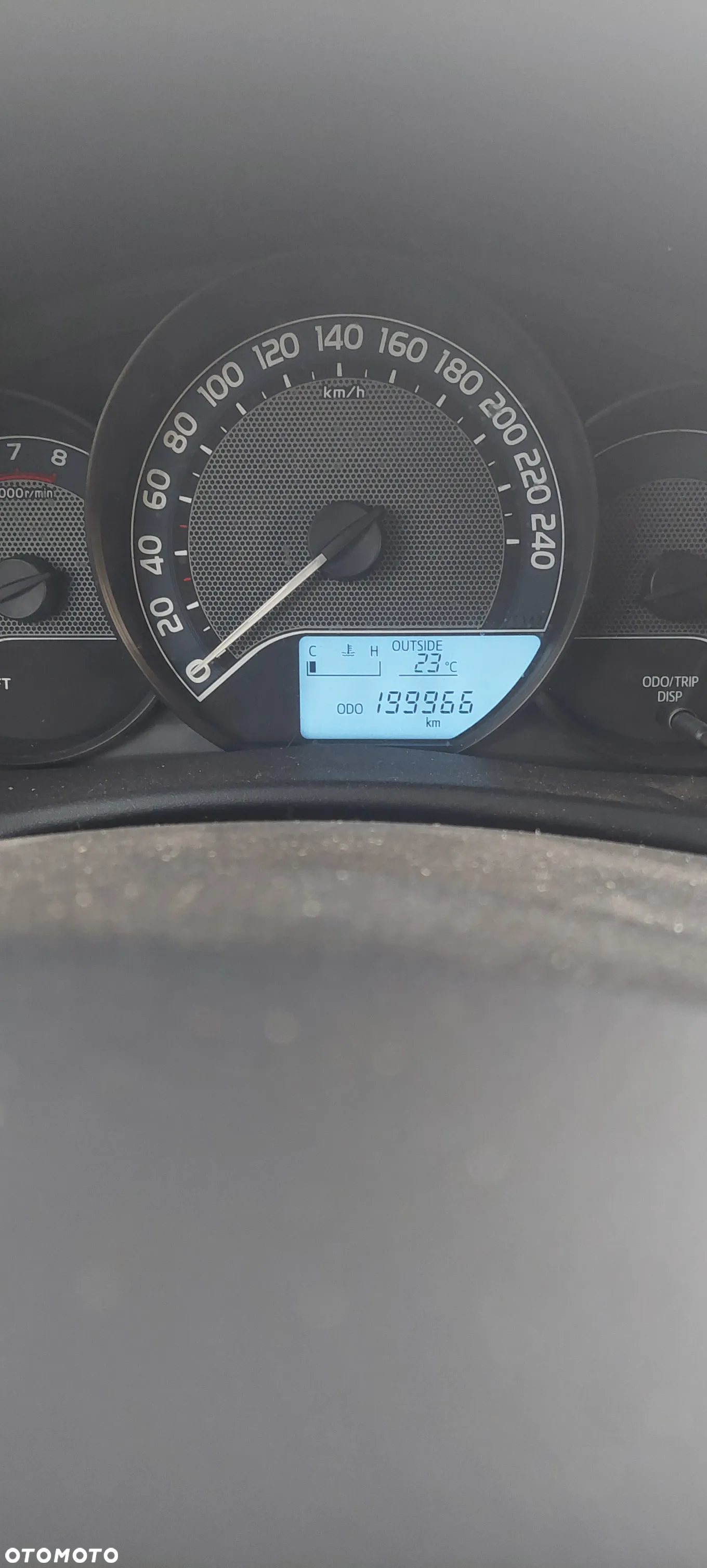 Toyota Auris 1.33 Dual-VVT-i - 10