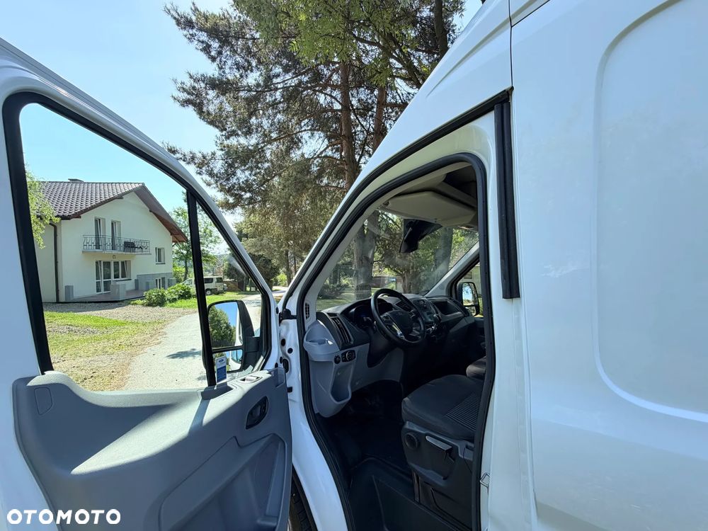 Ford Transit - 13