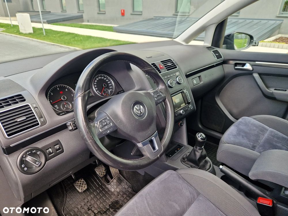 Volkswagen Touran - 9
