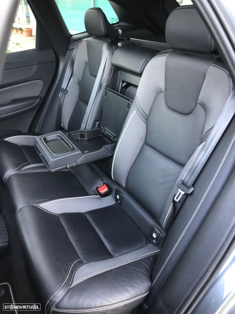 Volvo XC 60 2.0 T6 PHEV R-Design AWD - 26