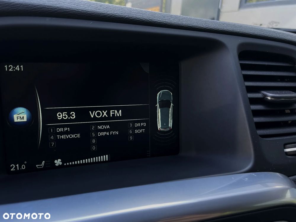 Volvo V60 D4 Geartronic Momentum - 25