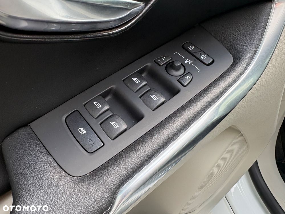 Volvo V40 D2 Summum - 17