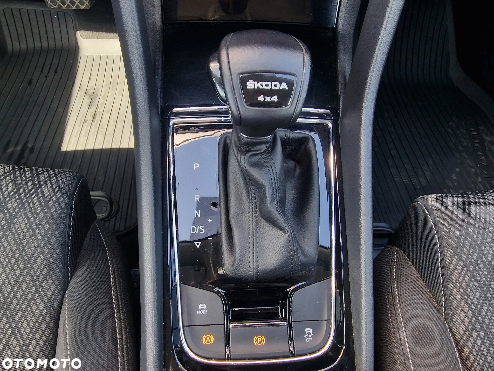 Skoda Karoq 2.0 TDI SCR 4x4 Style DSG - 13