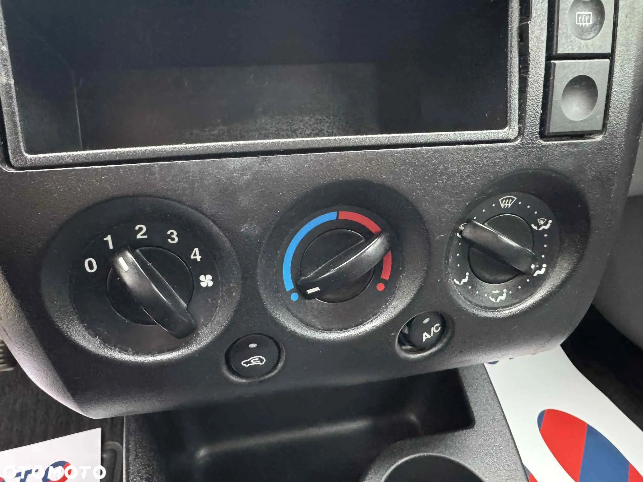 Ford Fiesta 1.4 Ambiente - 8