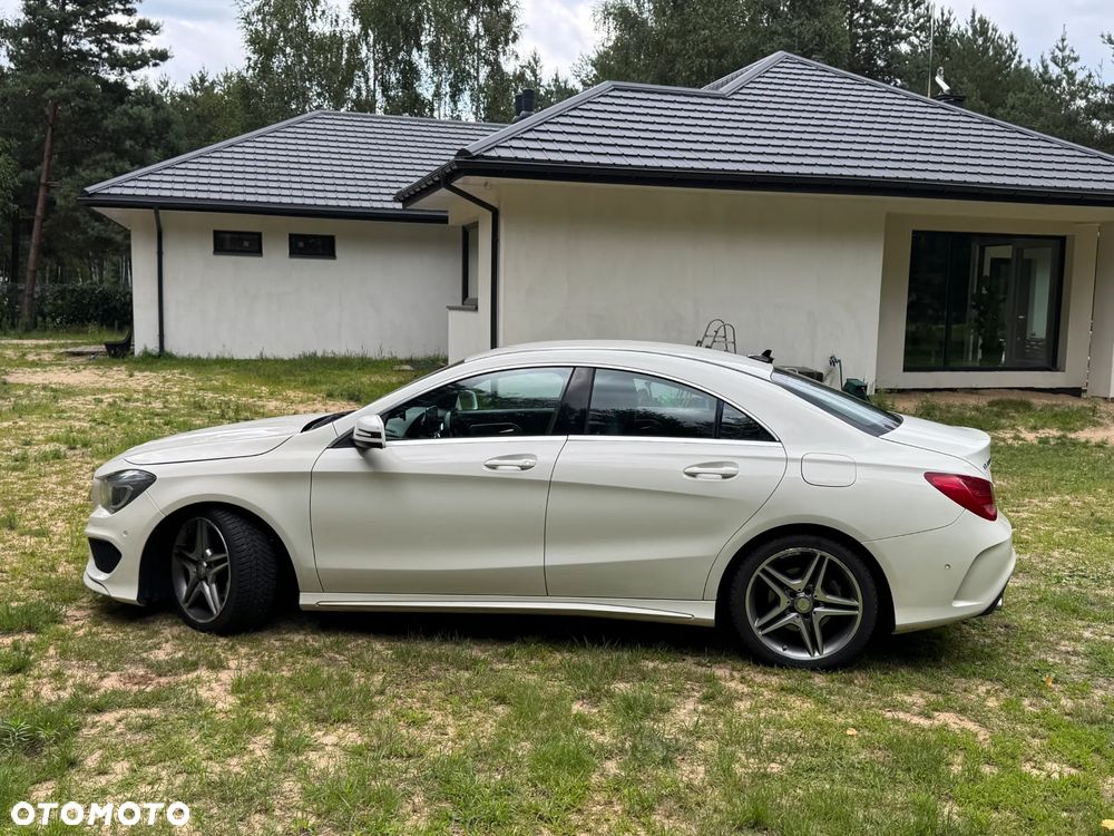 Mercedes-Benz CLA 180 7G-DCT AMG Line - 4