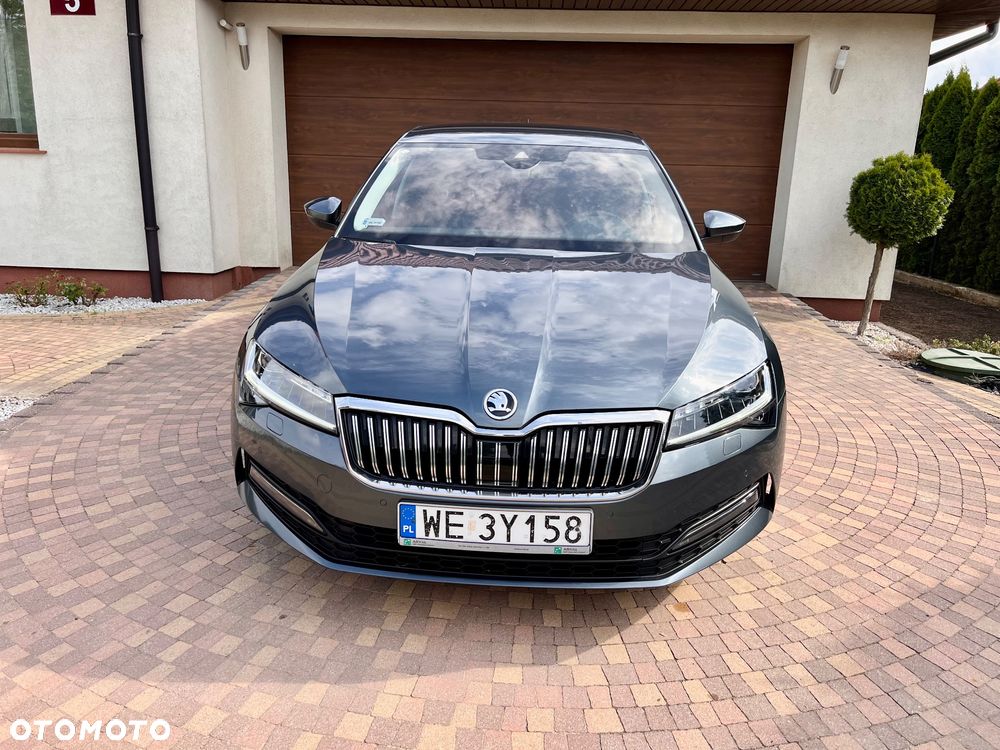 Skoda Superb ver-2-0-tdi-scr-ambition-dsg - 39