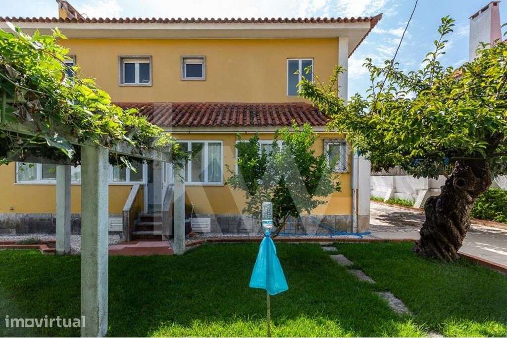 Moradia T4 em Linda a Velha, com jardim, em zona muito sossegada. - Grande imagem: 3/60