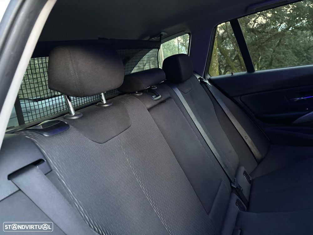 BMW 320 d xDrive Pack M - 34