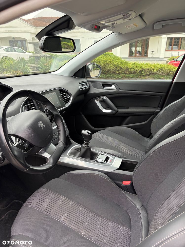 Peugeot 308 BlueHDi 130 Allure Pack - 21