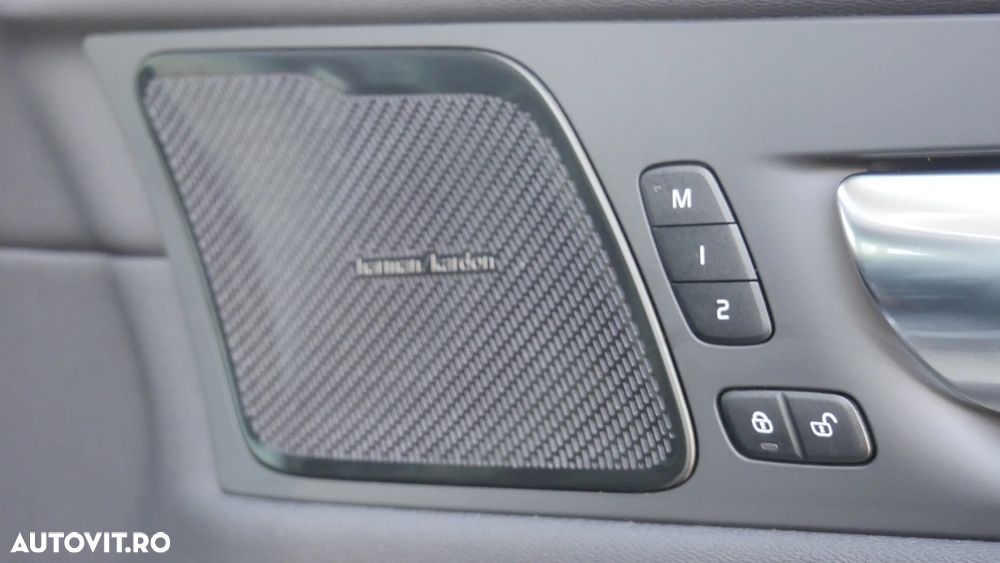 Volvo XC 60 T6 AWD Recharge Geartronic RDesign - 22