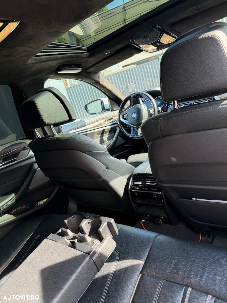 BMW Seria 5 530d xDrive AT - 9