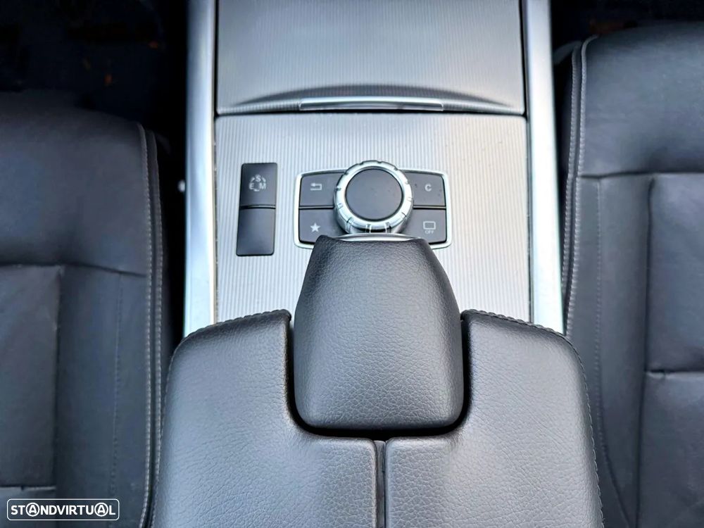 Mercedes-Benz E 250 BlueTEC Elegance Auto - 19