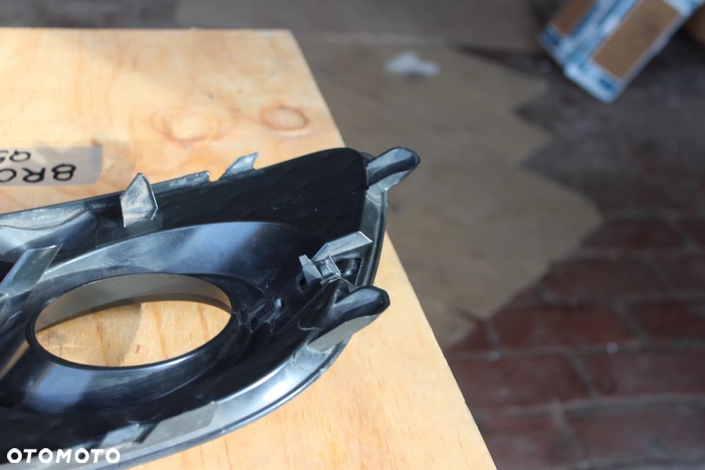 KRATKA ZDERZAKA LEWA AUDI Q5 8R0 LIFT S LINE 8R0807681S 2014 - 9