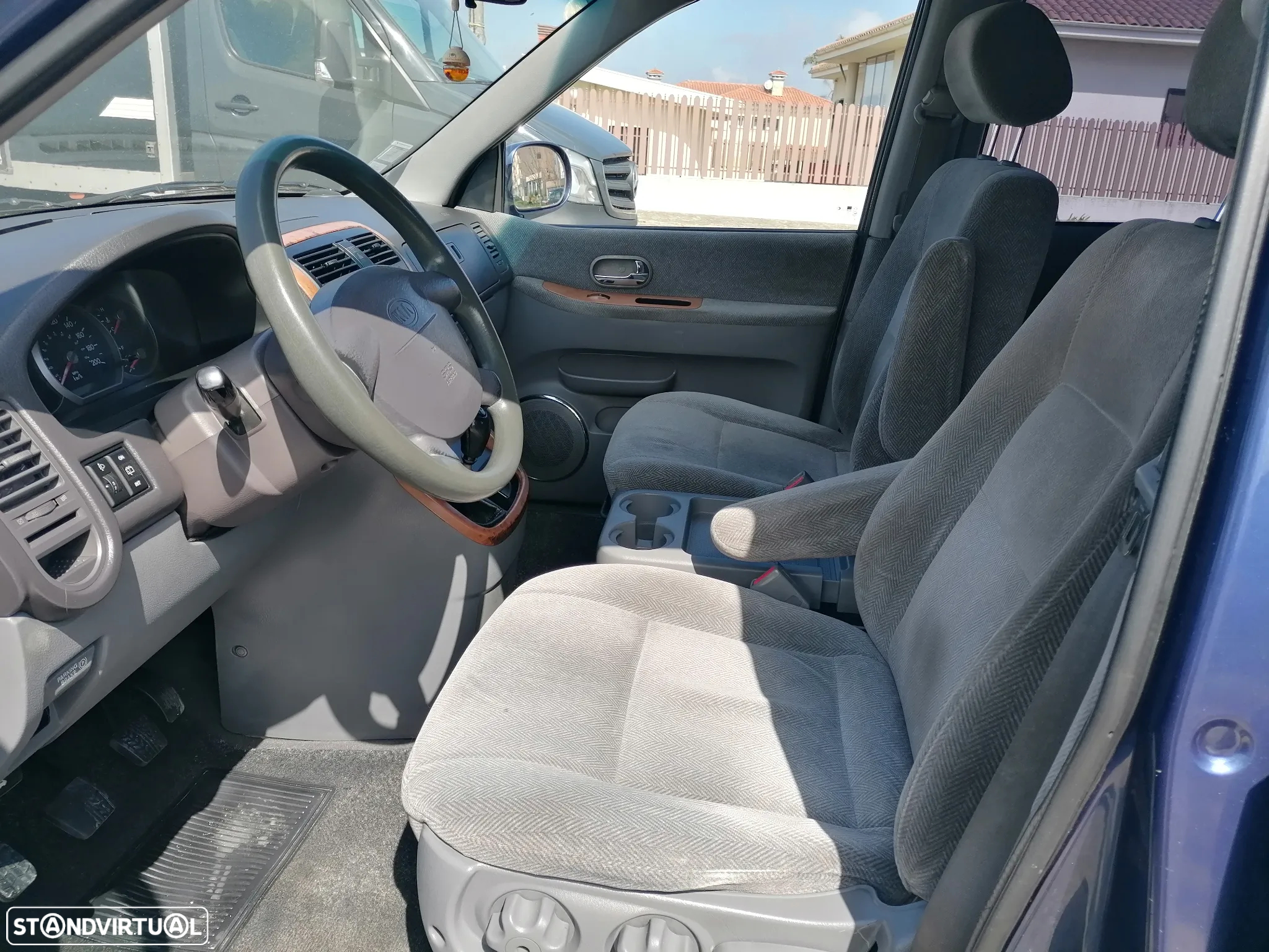 Kia Carnival - 3