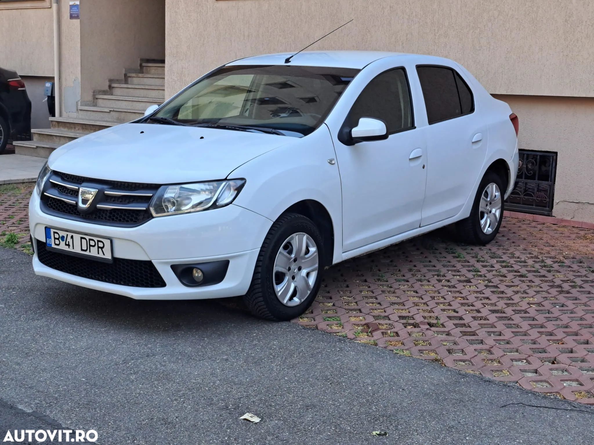 Dacia Logan 1.5 90CP Laureate - 1