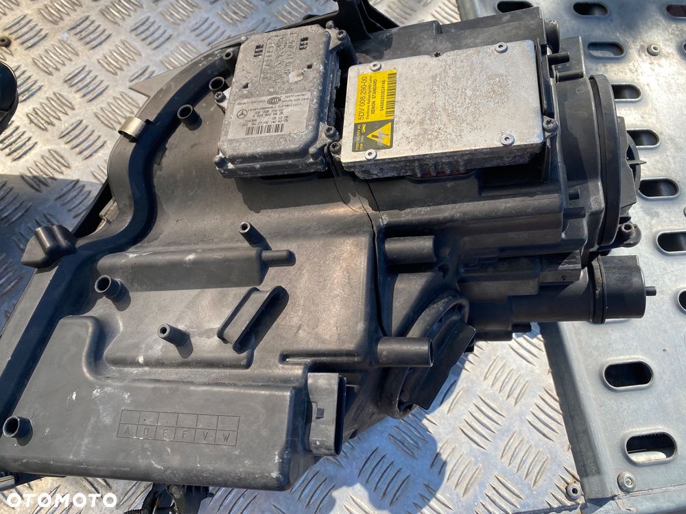 lampa xenon skrętny Mercedes CLS W219 Europa - 7