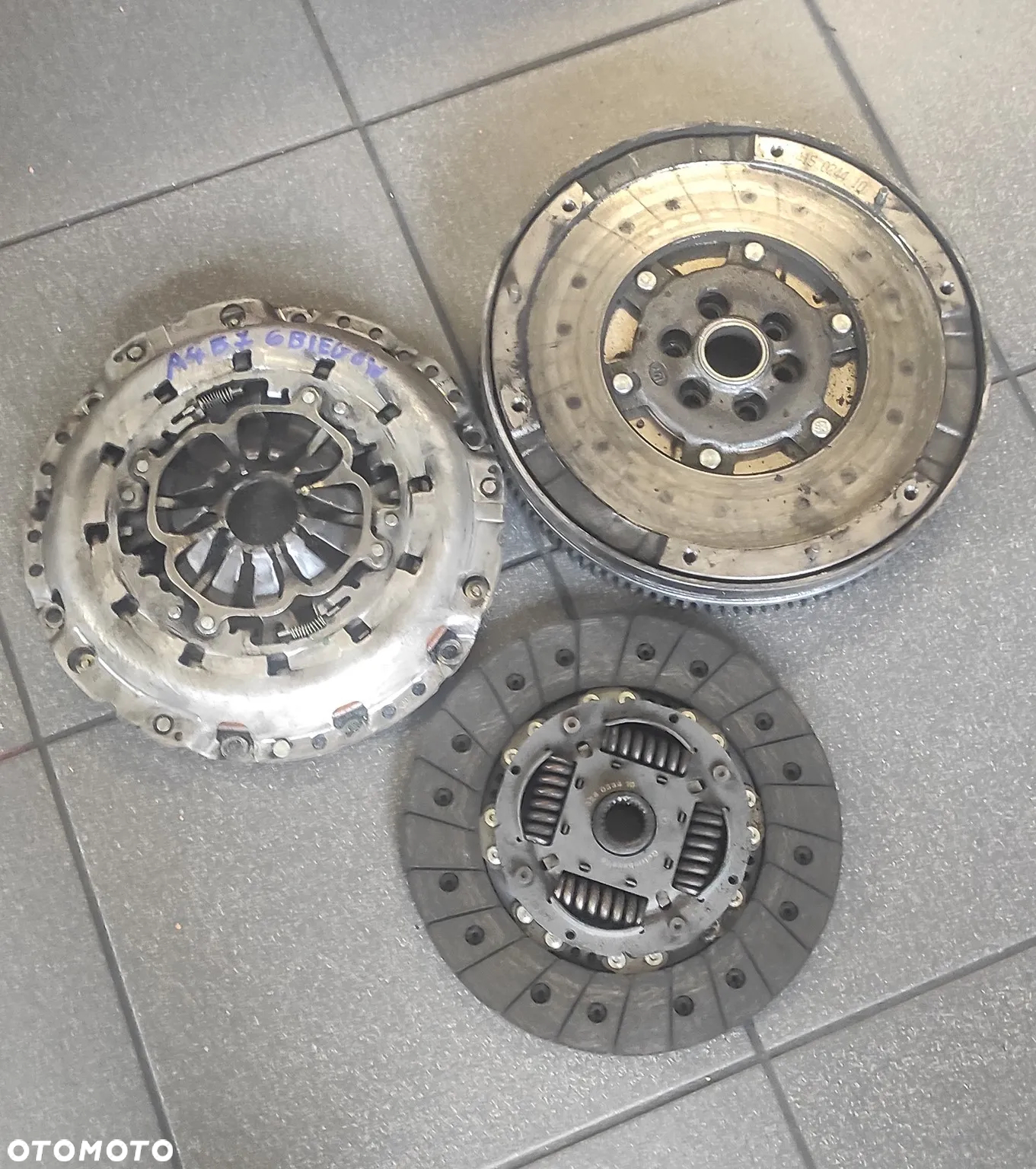 KOŁO DWUMASOWE DWUMASA SPRZĘGŁO AUDI 2.0 TFSI A4 B6 B7 A6 C6 LUK WYSYŁKA !!!!! - 2
