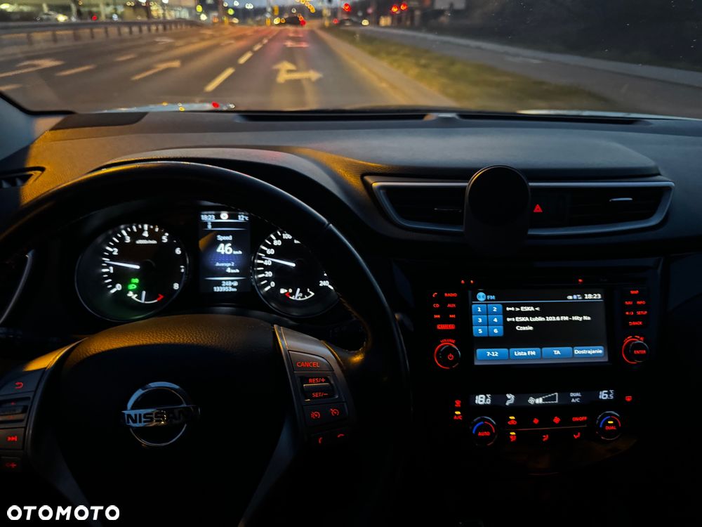 Nissan Qashqai 1.6 DIG-T N-Connecta - 12