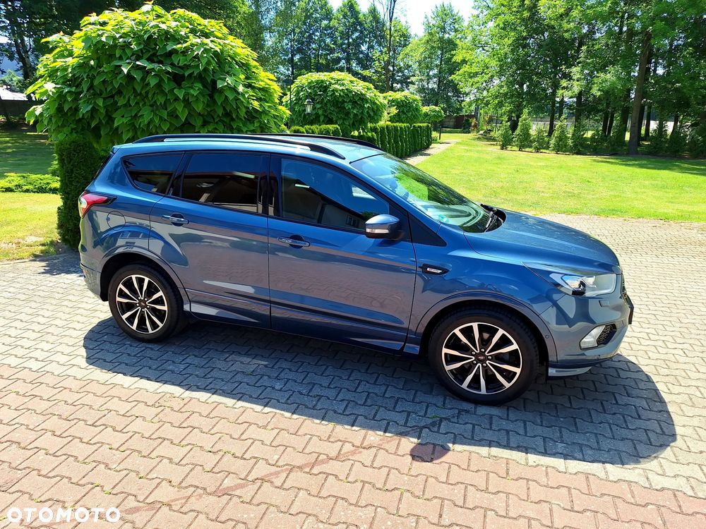 Ford Kuga 1.5 EcoBoost 2x4 ST-Line - 1