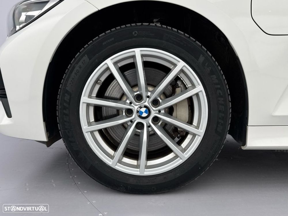 BMW 330 e Auto - 18