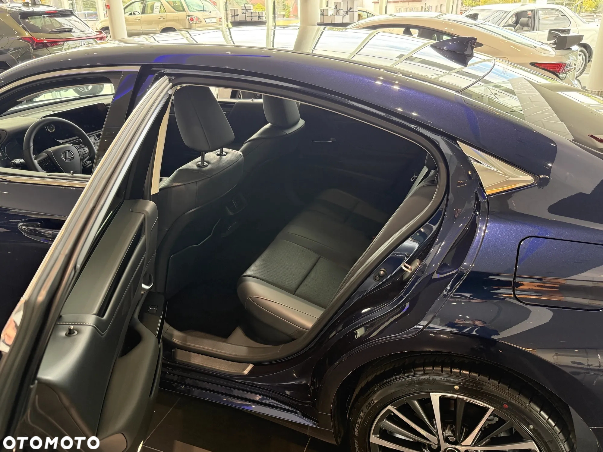 Lexus ES 300h Business Edition - 7