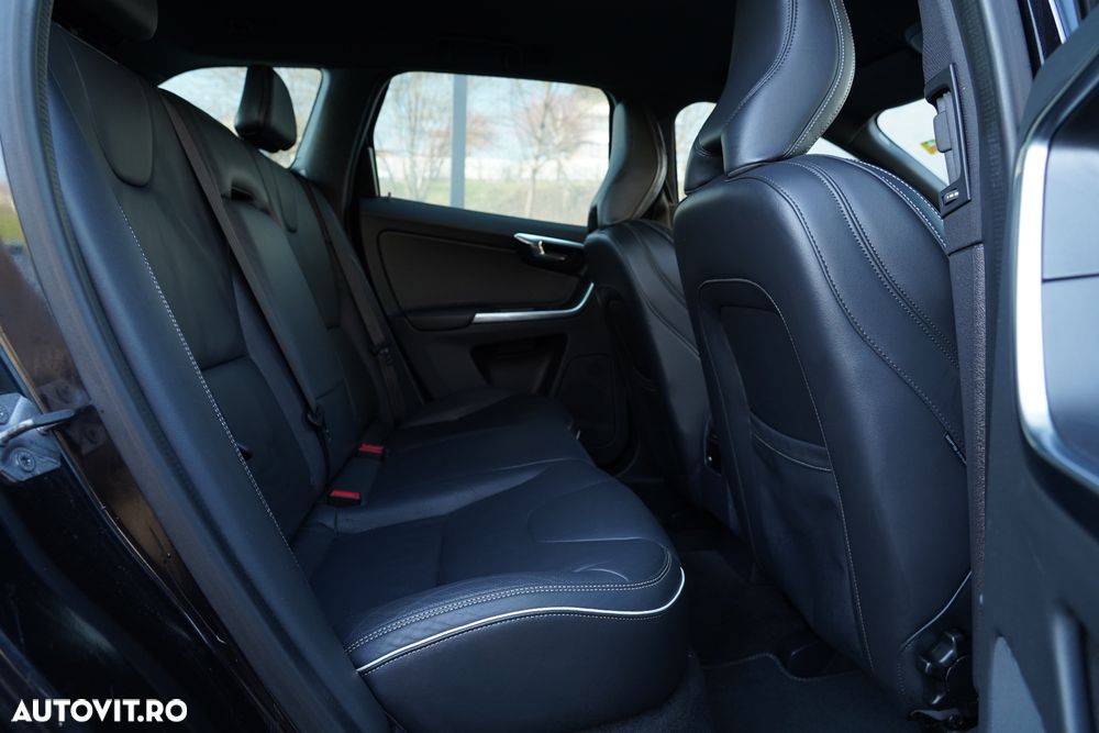 Volvo XC 60 D5 AWD Geartronic Summum - 18