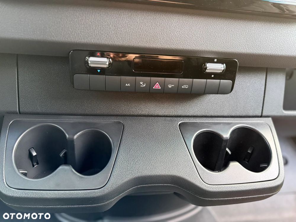 Mercedes-Benz Sprinter - 19