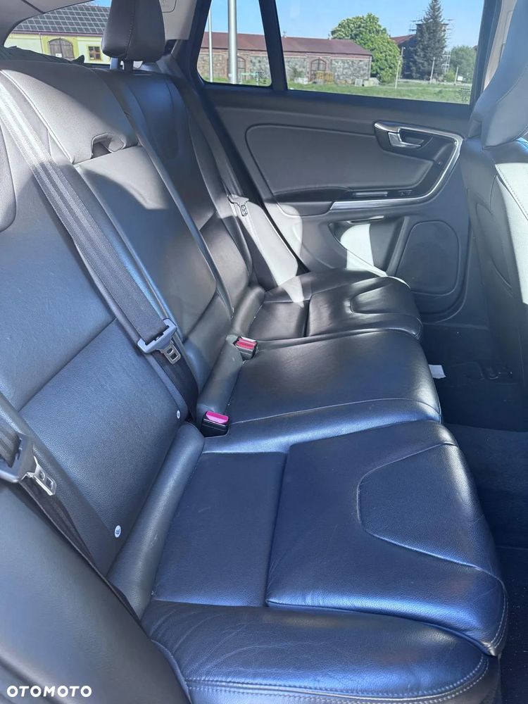 Volvo V60 Cross Country D3 Drive-E Summum - 17