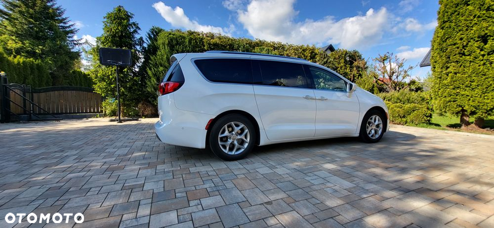 Chrysler Pacifica - 6