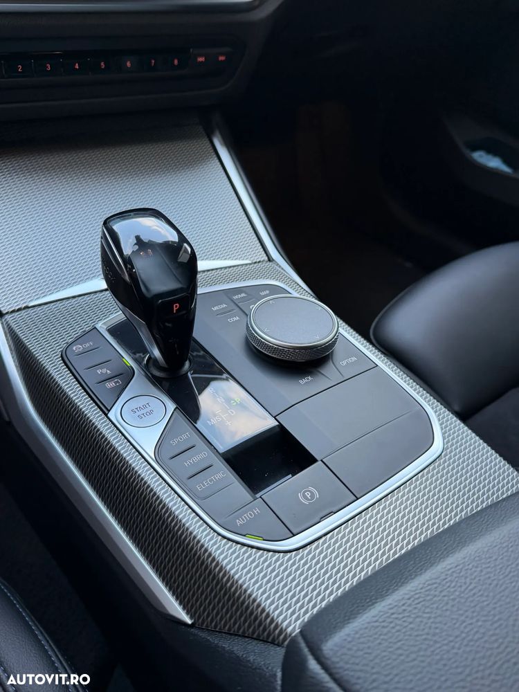 BMW Seria 3 330e Aut. M Sport - 12