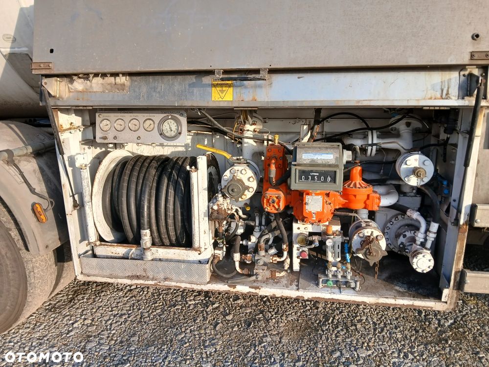 Renault Premium 370.26 6X2D - 4